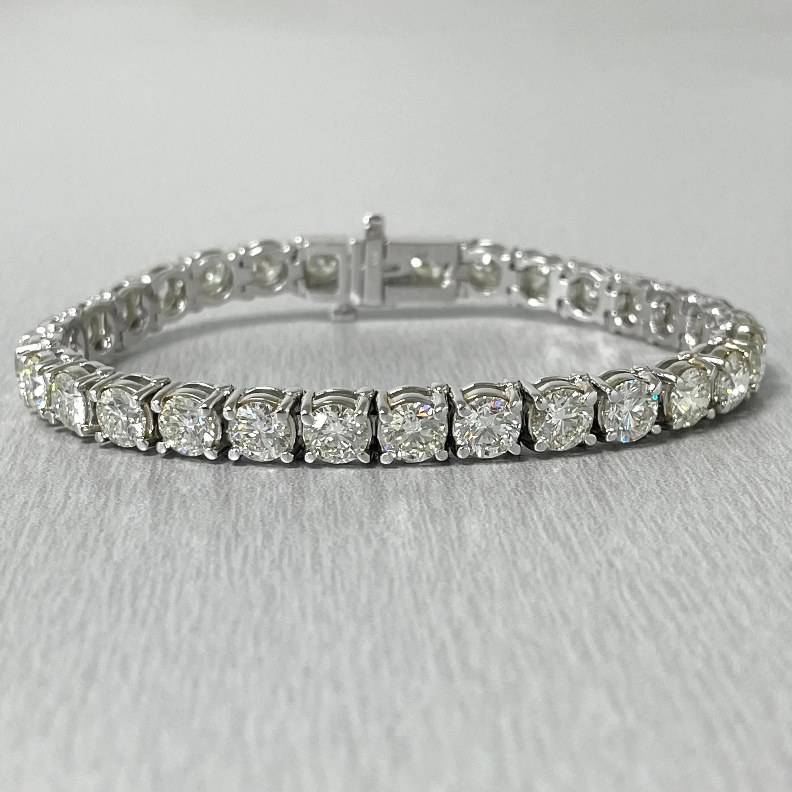 Diamond Tennis Bracelet (15.70 ct Diamonds) in White Gold